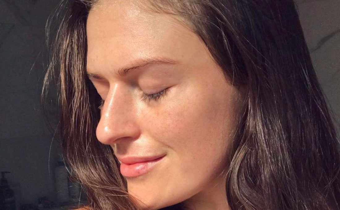Postpartum Skincare (While Breastfeeding): What Actually Matters